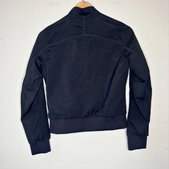 Lululemon Bomb Around Zip up Jacket Reversible Monochromic Black Size 2 - Picture 9 of 15